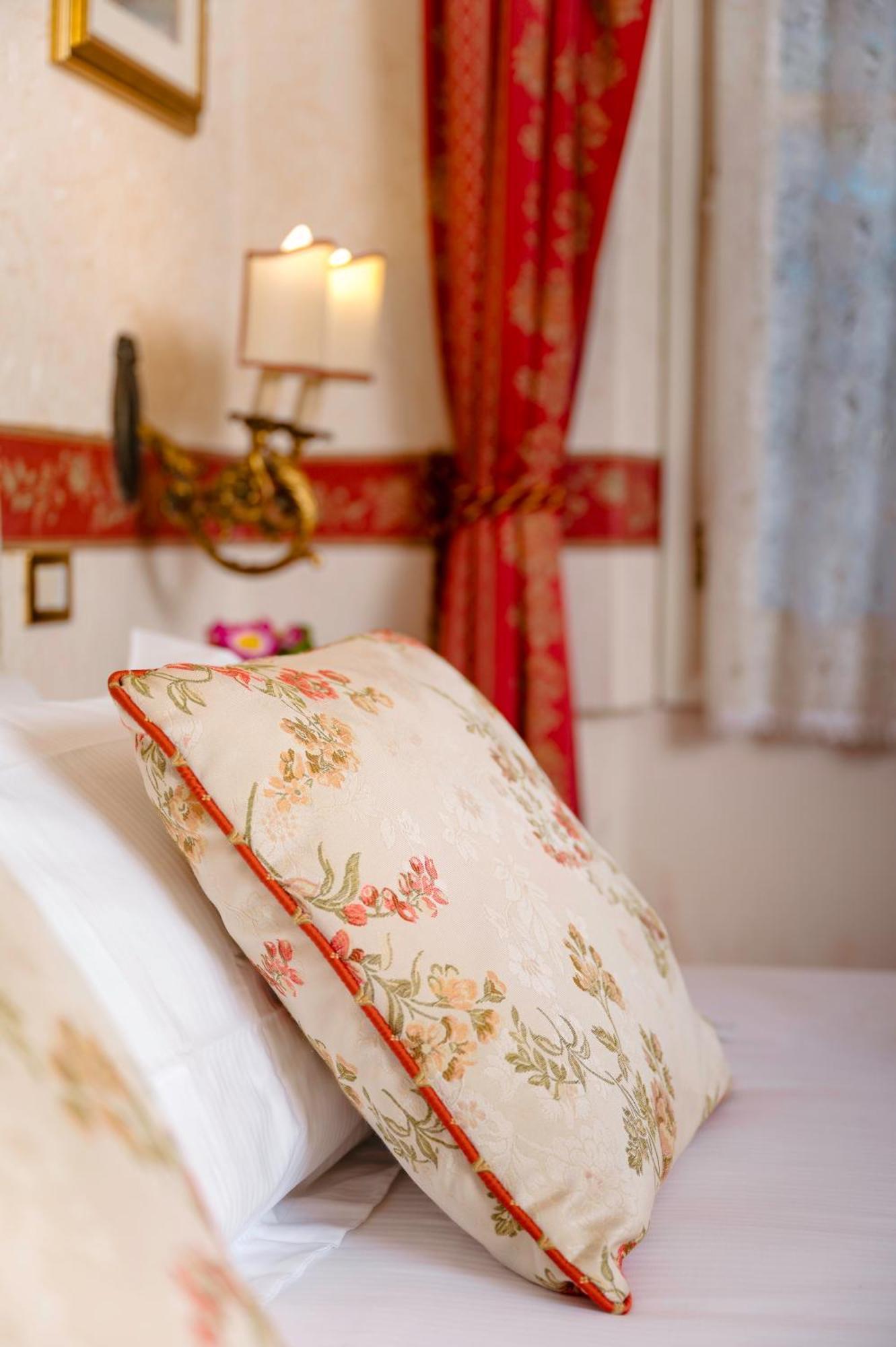 Castello Di Spessa - Residenze D'Epoca Hotel Capriva del Friuli ภายนอก รูปภาพ